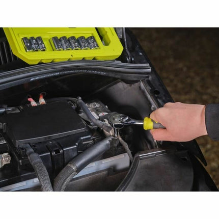 V5HEFAB6FFEF37A13EA5C7570783125809BR6447358P5